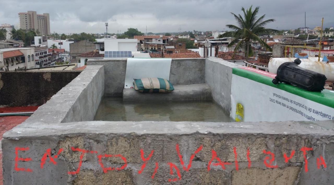 Hostal Enjoy Vallarta 19 بويرتو فالارتا المظهر الخارجي الصورة