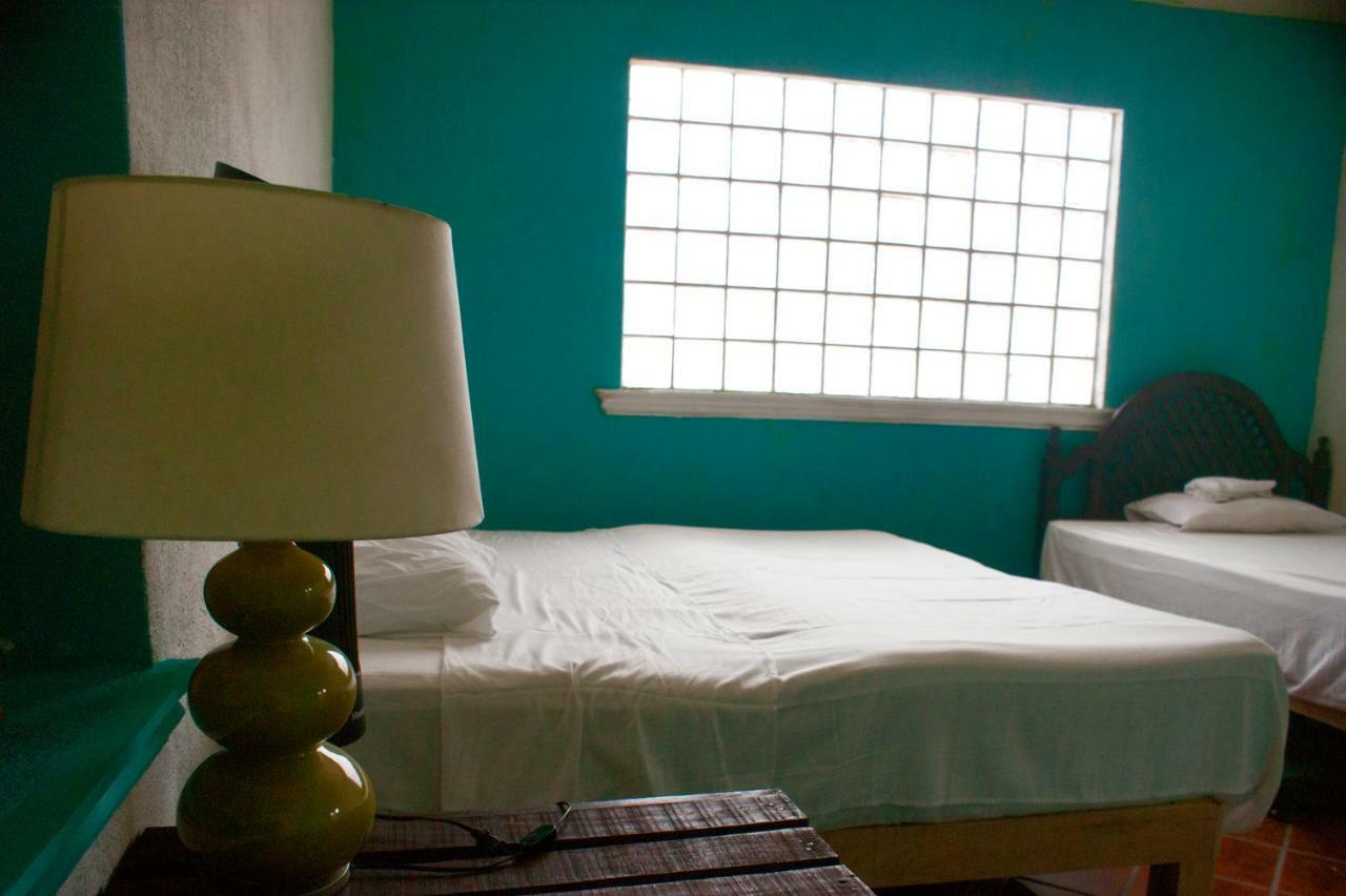 Hostal Enjoy Vallarta 19 بويرتو فالارتا المظهر الخارجي الصورة